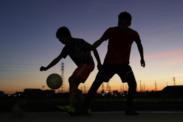 黄昏のサッカー練習